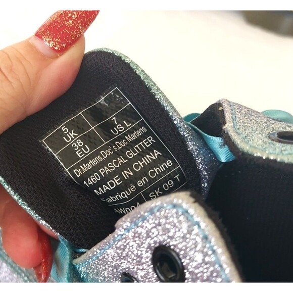 DR. MARTENS Pascal 8-Eye Boots Fine Blue Glitter Combat Ribbon Laces Sz7 New - Picture 10 of 10